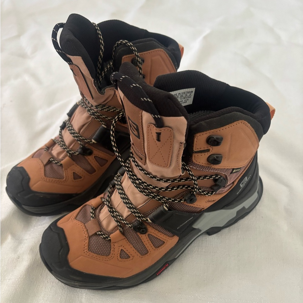 Salomon Womens 7.5 Brown Quest 4 GTX Outdoor Gore Tex Boot